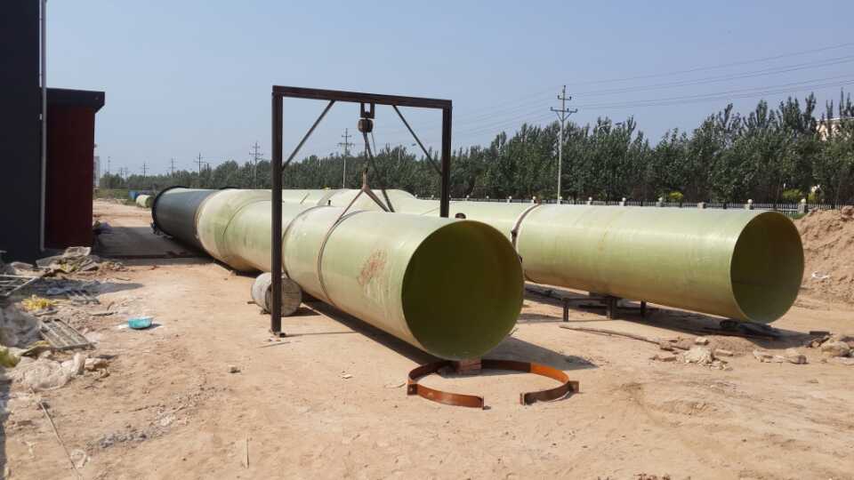 玻璃鋼排污管道施工現(xiàn)場圖