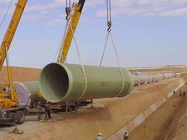 玻璃鋼污水管道吊裝現(xiàn)場